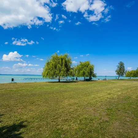 Myflat Coral Beach44 Premium * Шиофок