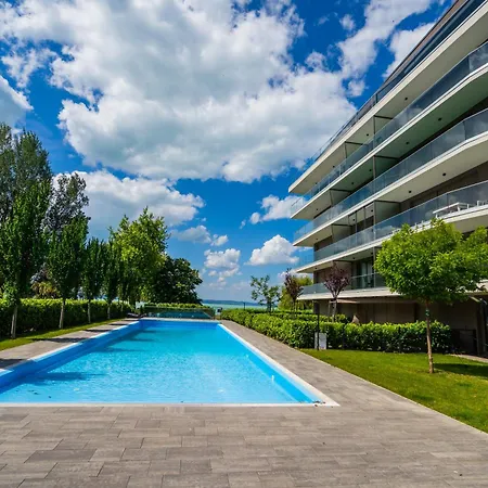 Myflat Coral Beach44 Premium Apartmán *